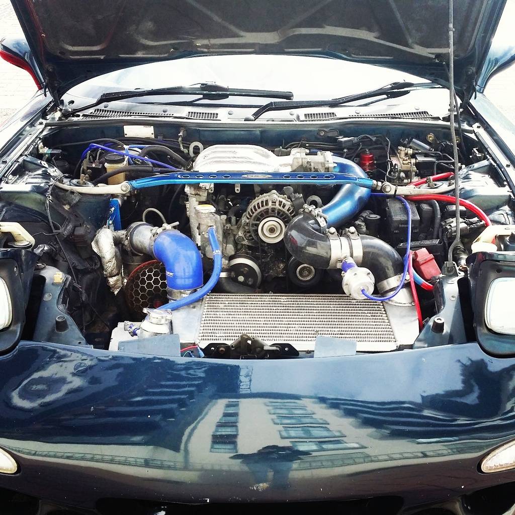 engine bay.jpg