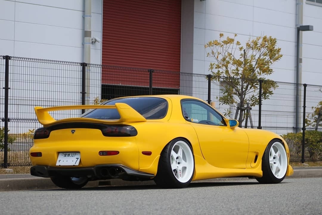 RE-A side skirts.jpg
